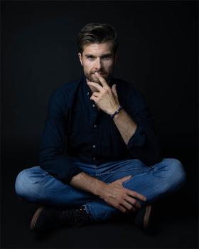 Preview: Armband mit 8 mm Tigerauge-Stein - Gem Dark Blue